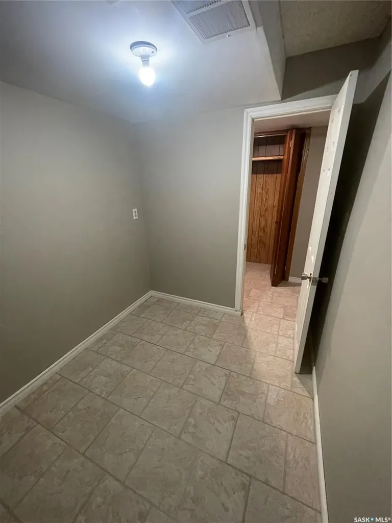 1510 Mckercher Drive Saskatoon SK S7H 5J9