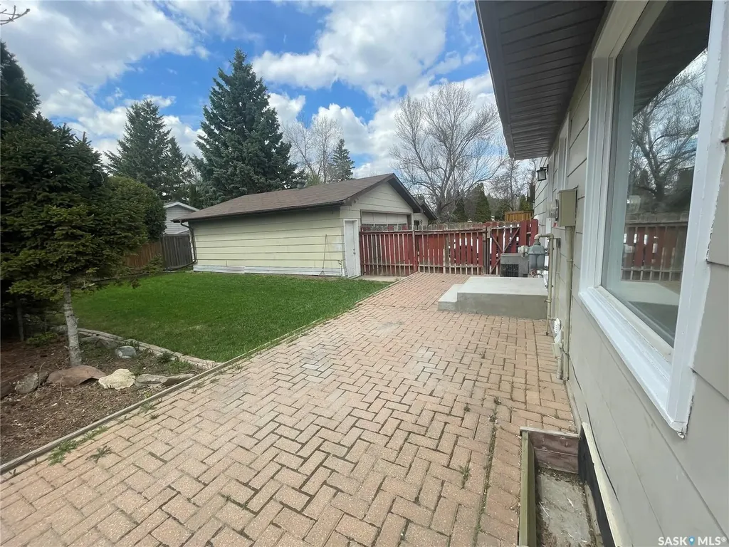 1510 Mckercher Drive Saskatoon SK S7H 5J9