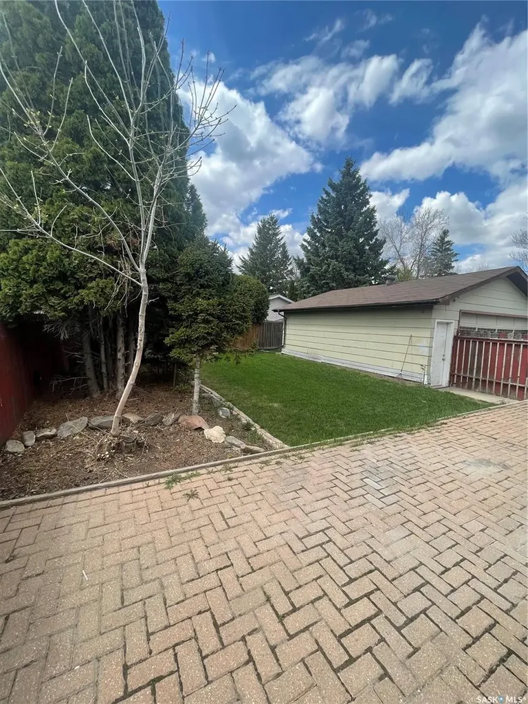 1510 Mckercher Drive Saskatoon SK S7H 5J9