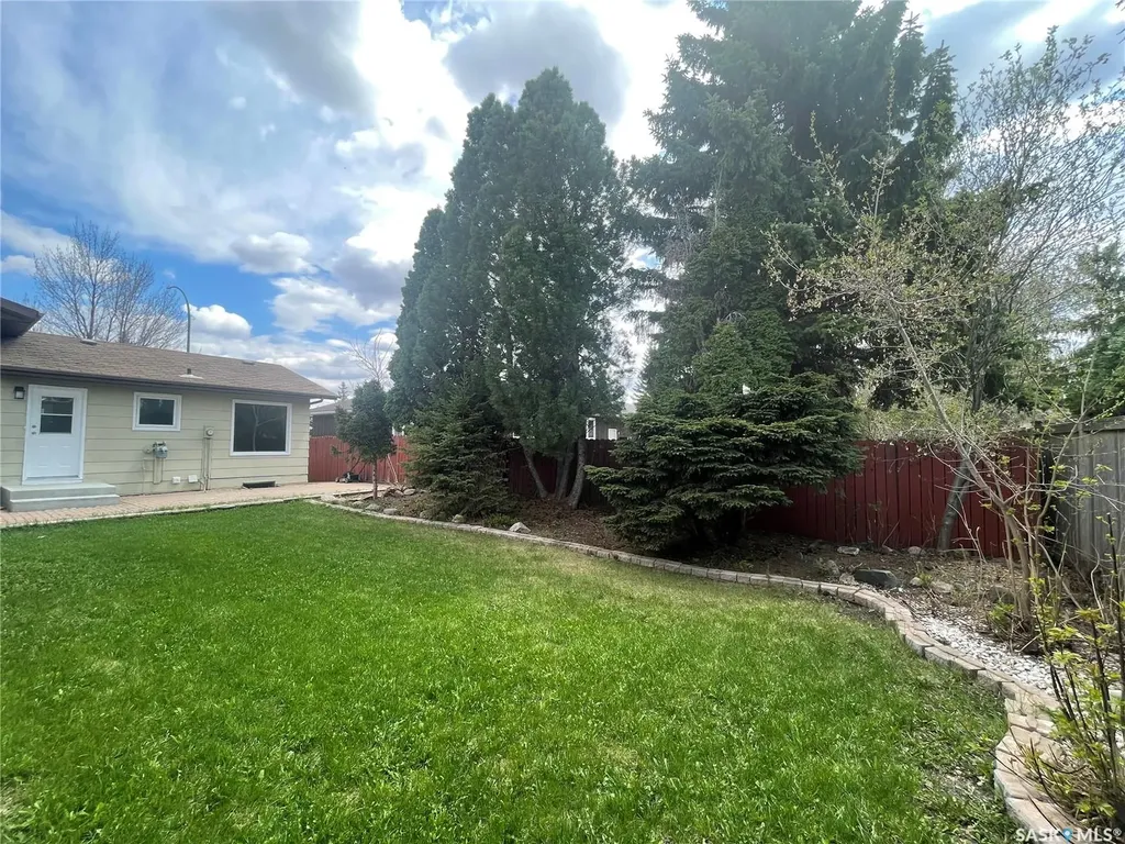 1510 Mckercher Drive Saskatoon SK S7H 5J9
