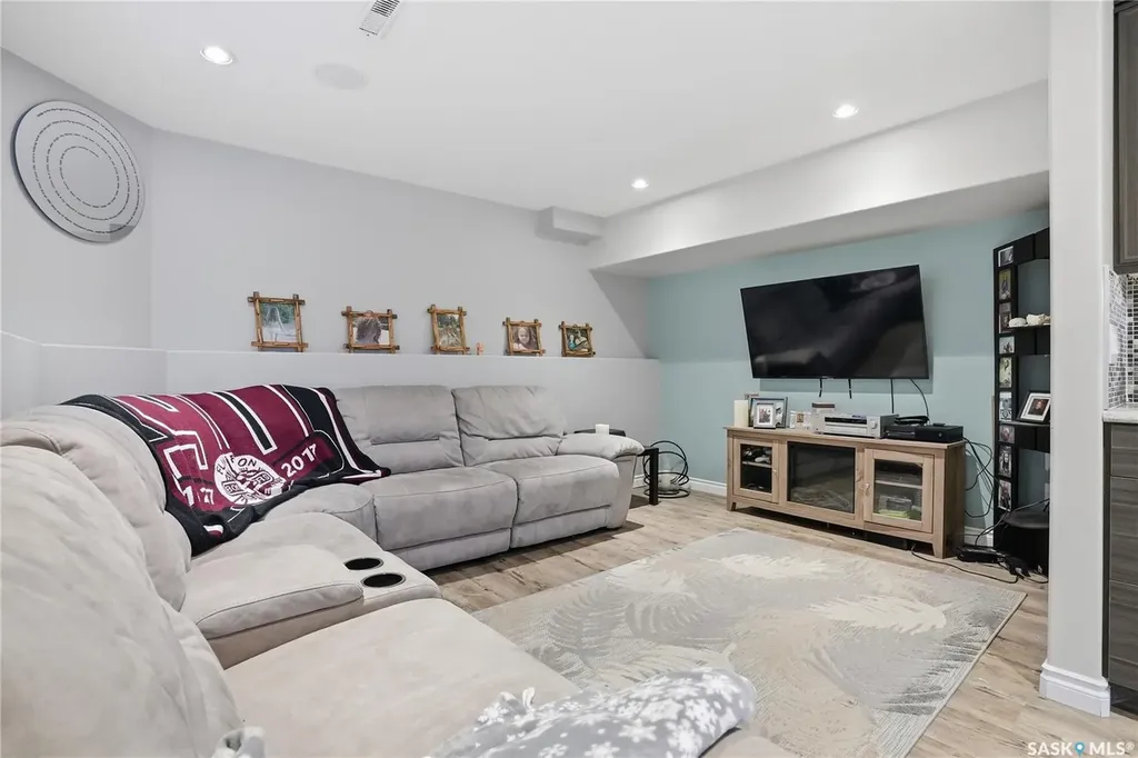 232 Enns Crescent Martensville SK S0K 0A2