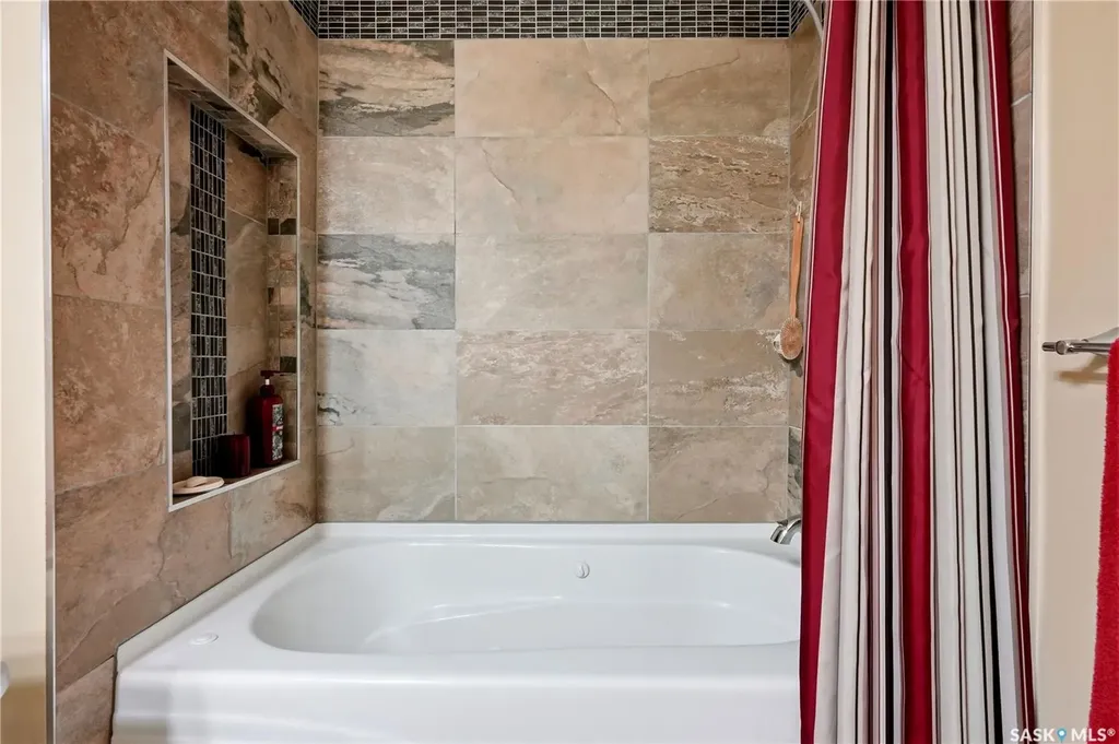 2160 Heseltine Road Regina SK S4V 1L2
