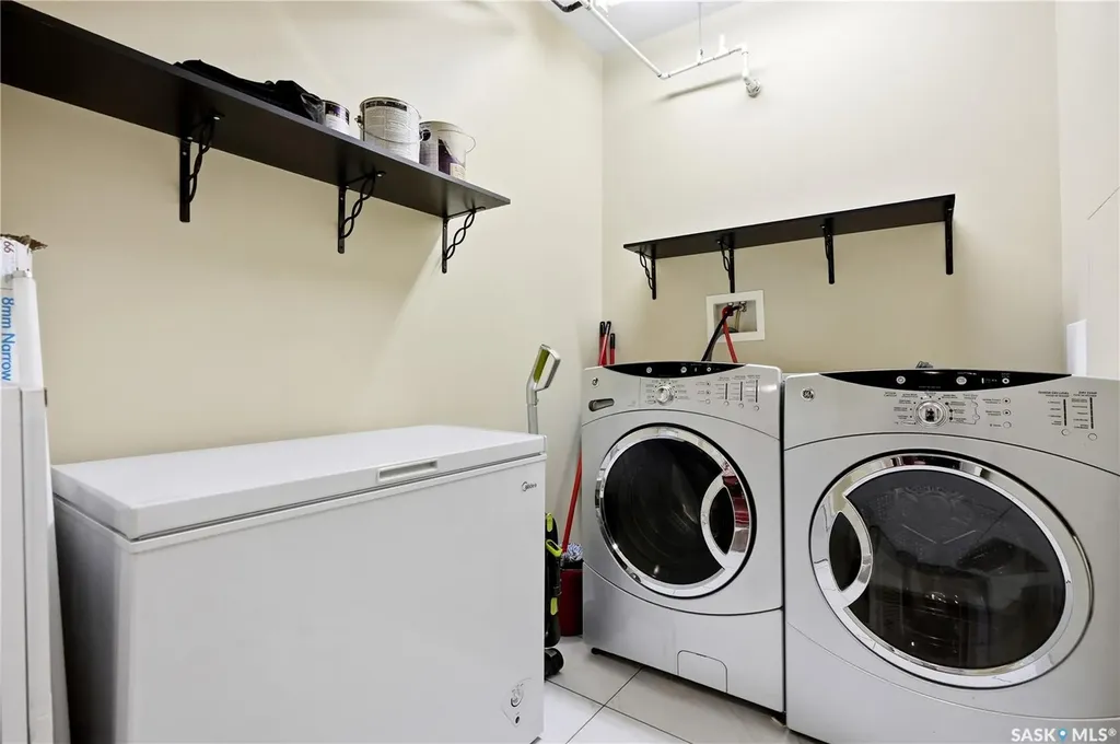2160 Heseltine Road Regina SK S4V 1L2