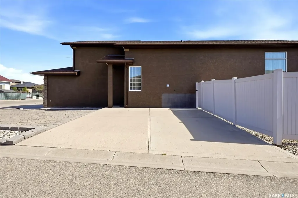 2534 Windsor Park Road Regina SK S4V 1K4