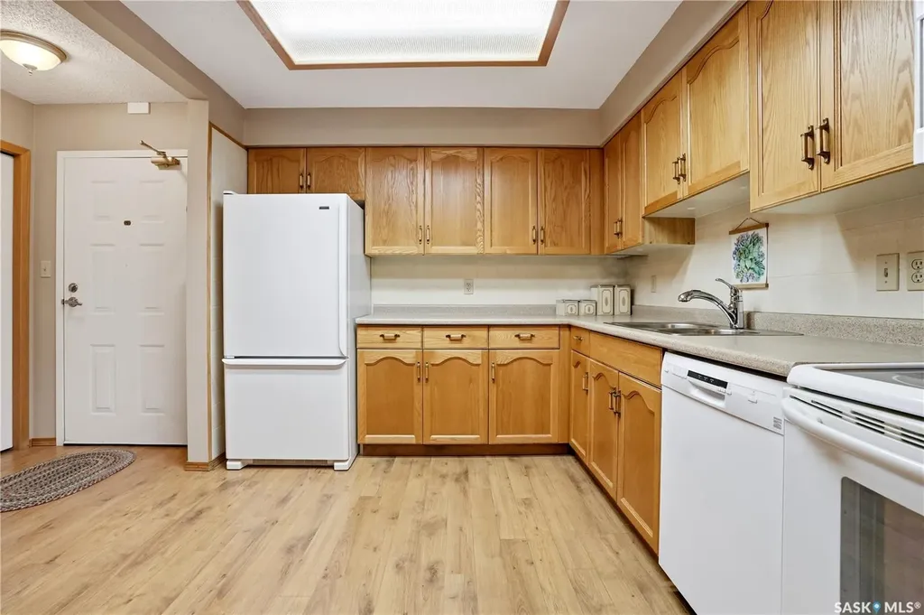 960 Assiniboine Avenue E Regina SK S4V 2P8