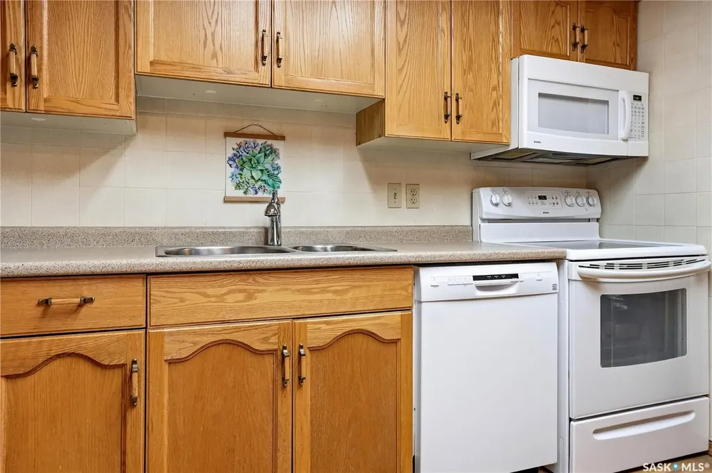960 Assiniboine Avenue E Regina SK S4V 2P8