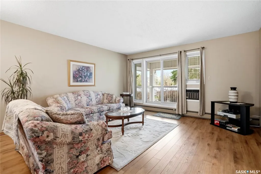 960 Assiniboine Avenue E Regina SK S4V 2P8
