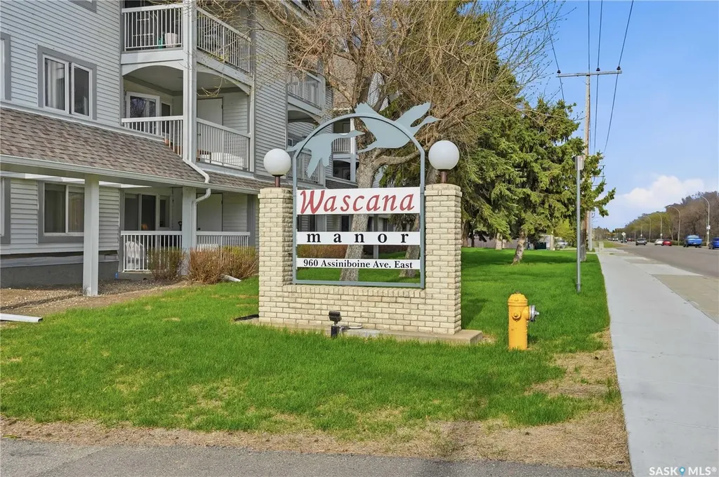 960 Assiniboine Avenue E Regina SK S4V 2P8