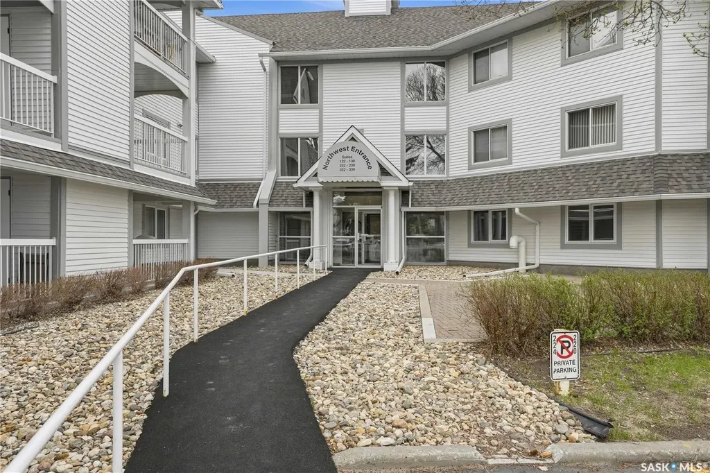 960 Assiniboine Avenue E Regina SK S4V 2P8