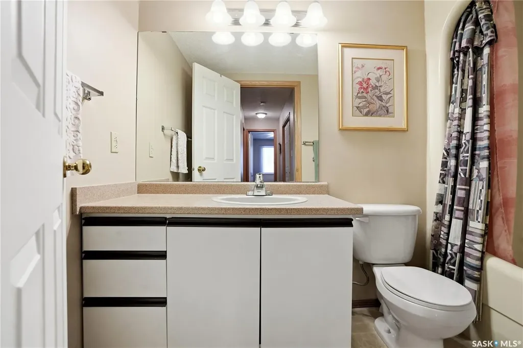 960 Assiniboine Avenue E Regina SK S4V 2P8