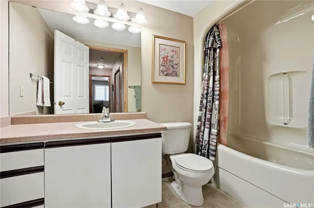 960 Assiniboine Avenue E Regina SK S4V 2P8