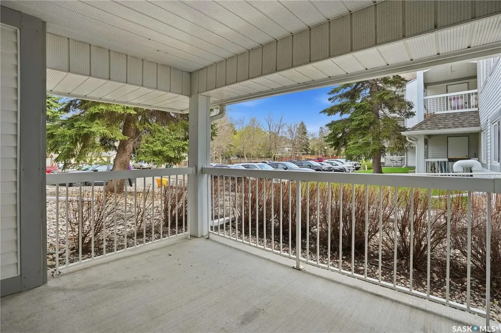 960 Assiniboine Avenue E Regina SK S4V 2P8