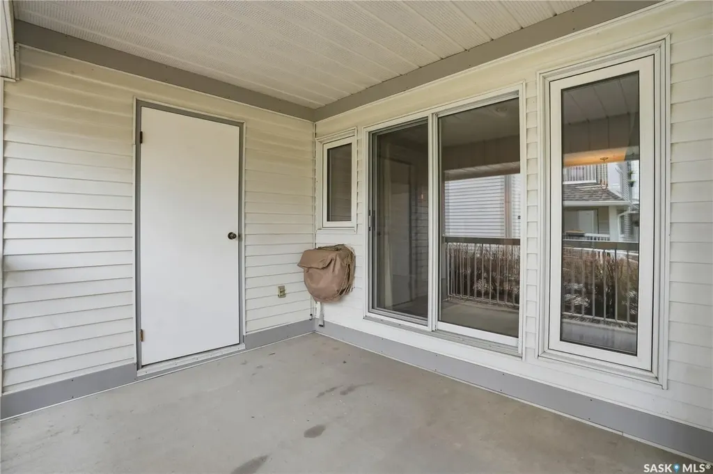 960 Assiniboine Avenue E Regina SK S4V 2P8