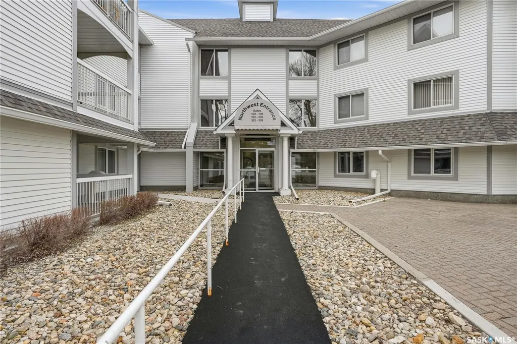 960 Assiniboine Avenue E Regina SK S4V 2P8