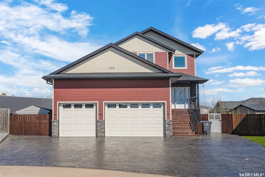 208 O' Meara Court Warman SK S0K 4S1