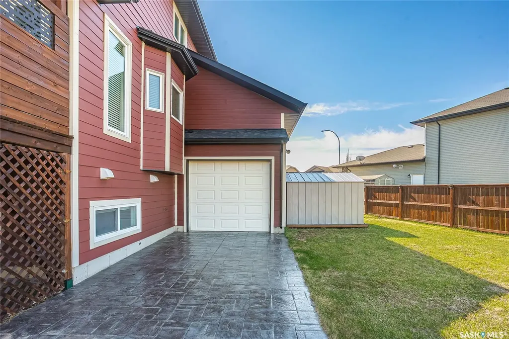 208 O' Meara Court Warman SK S0K 4S1