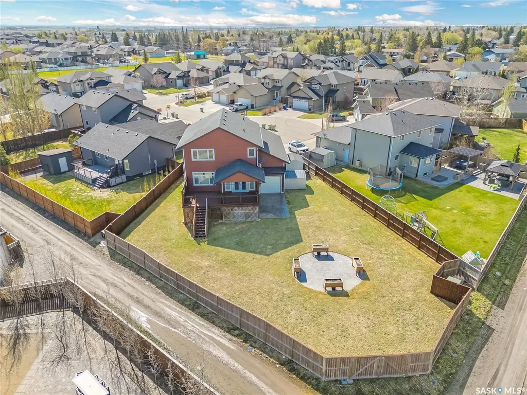 208 O' Meara Court Warman SK S0K 4S1