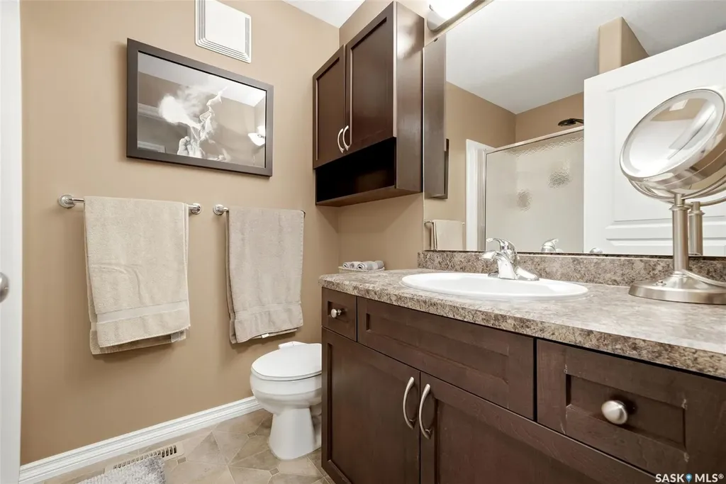1621 Dakota Drive Regina SK S4Z 0A8