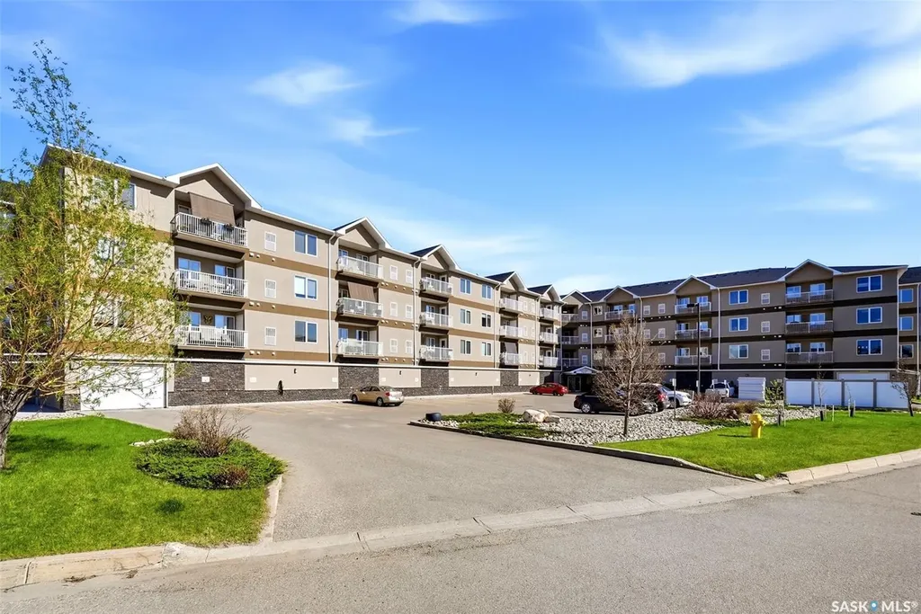 1621 Dakota Drive Regina SK S4Z 0A8