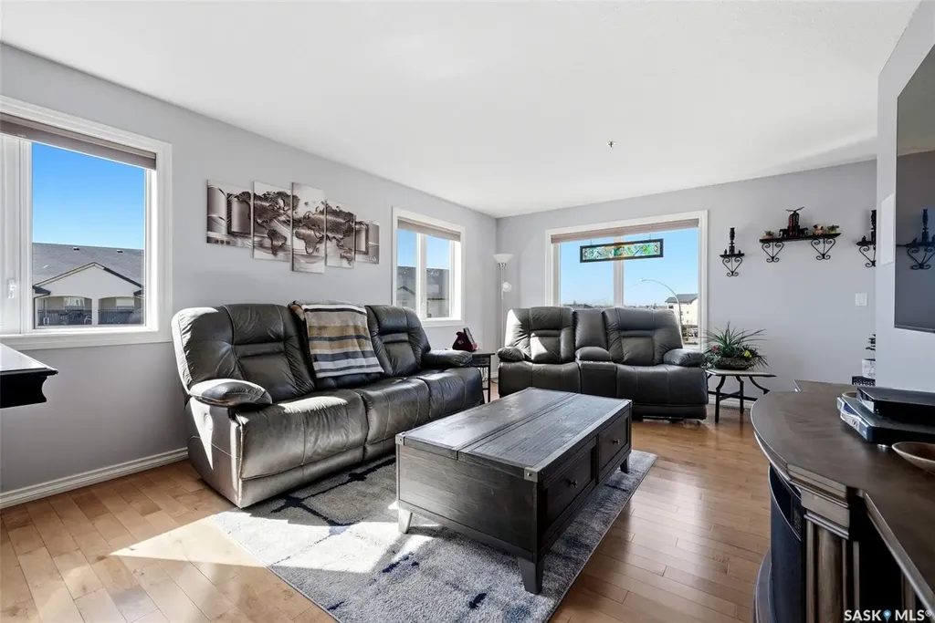 1621 Dakota Drive Regina SK S4Z 0A8
