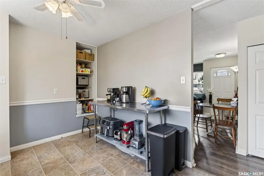 413 Vancouver Avenue N Saskatoon SK S7L 4J8