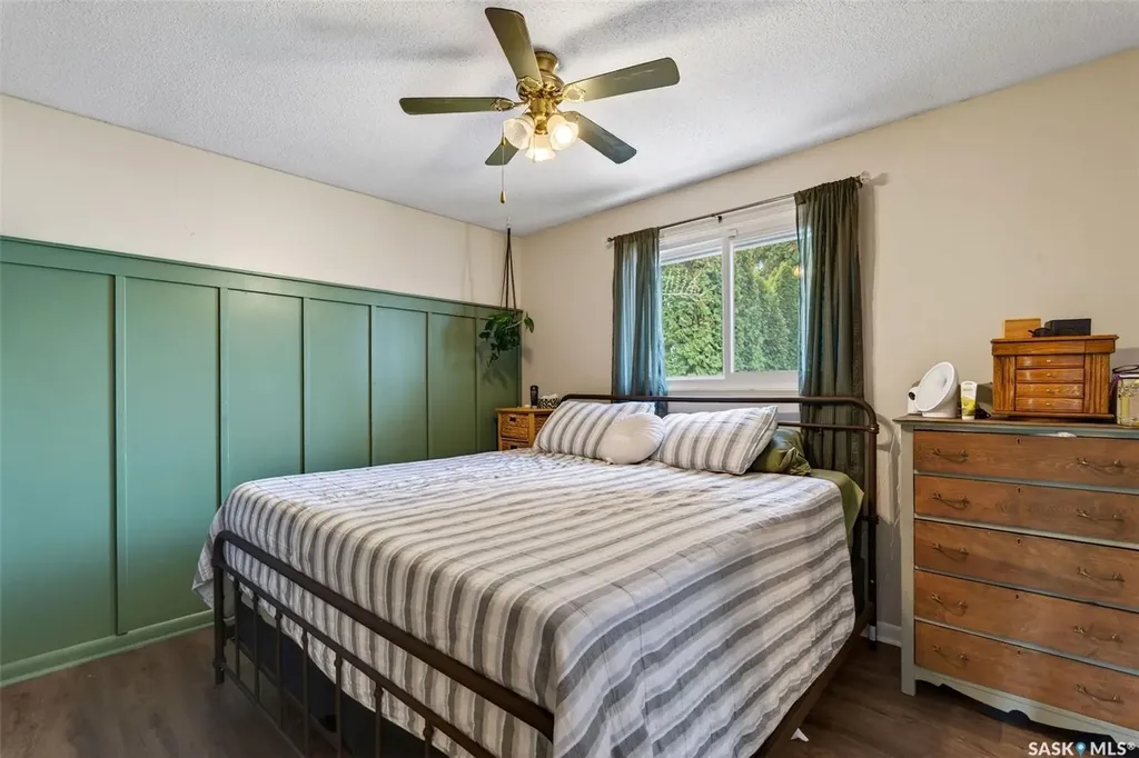 413 Vancouver Avenue N Saskatoon SK S7L 4J8