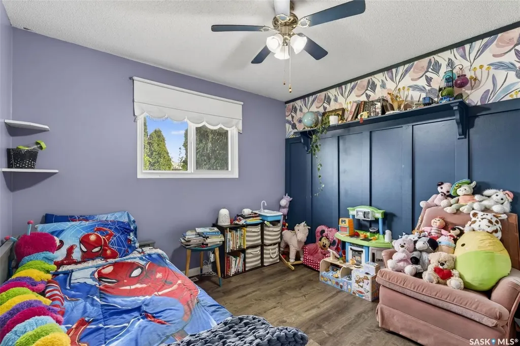413 Vancouver Avenue N Saskatoon SK S7L 4J8
