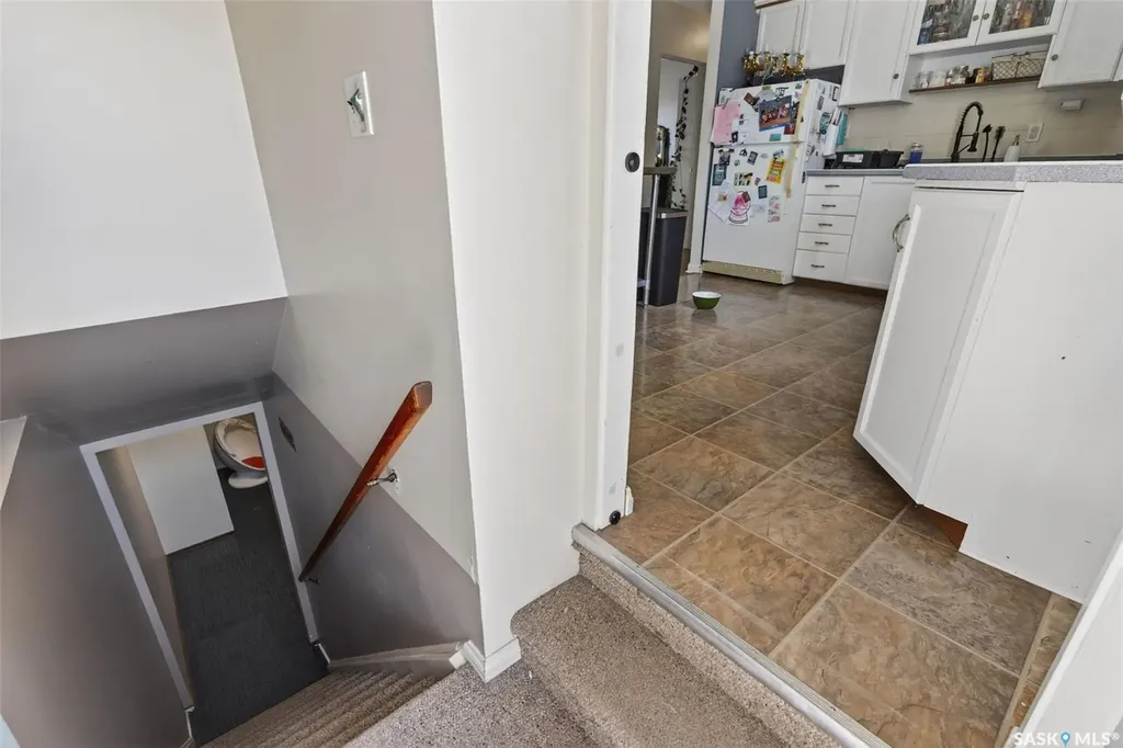 413 Vancouver Avenue N Saskatoon SK S7L 4J8