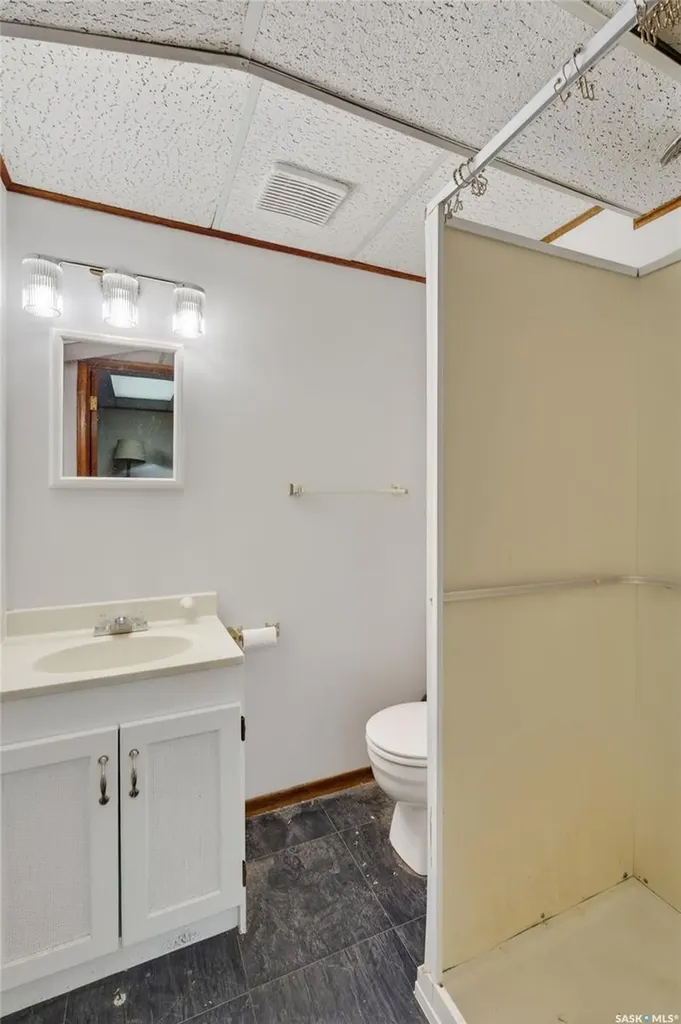 413 Vancouver Avenue N Saskatoon SK S7L 4J8