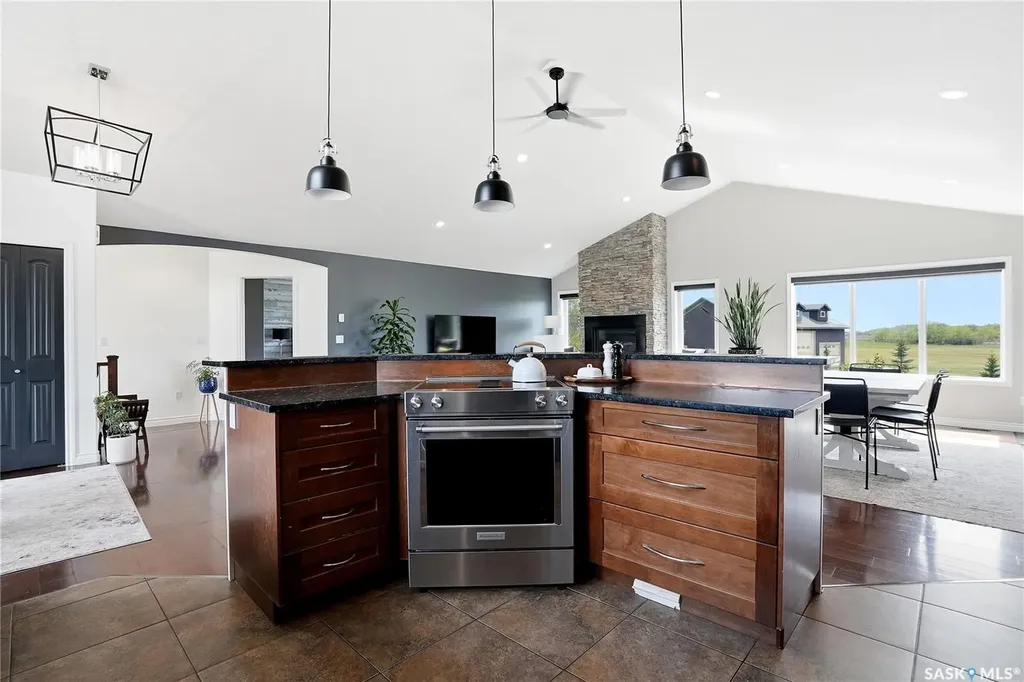 11 Country Road Dundurn Rm No. 314 SK S7C 0A7
