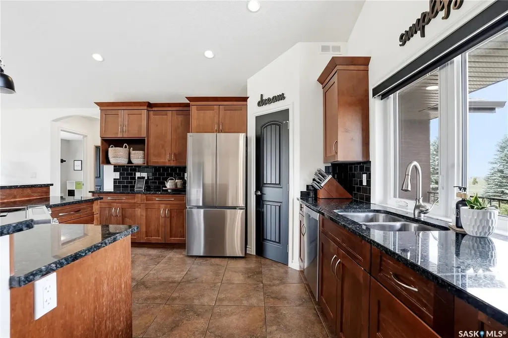 11 Country Road Dundurn Rm No. 314 SK S7C 0A7