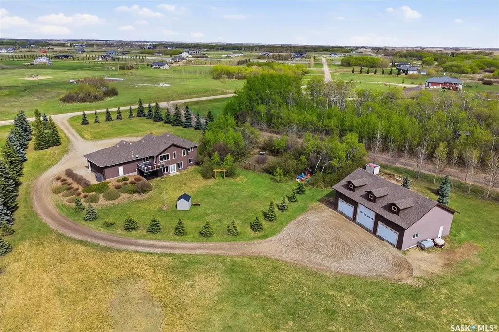 11 Country Road Dundurn Rm No. 314 SK S7C 0A7