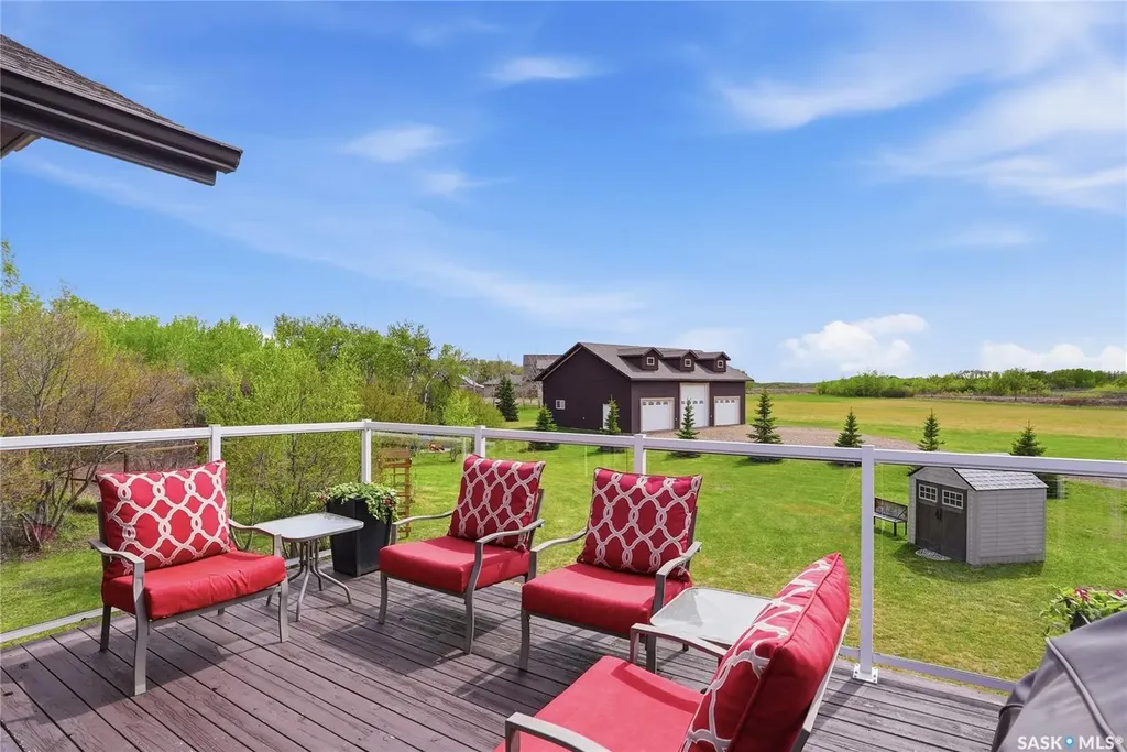 11 Country Road Dundurn Rm No. 314 SK S7C 0A7