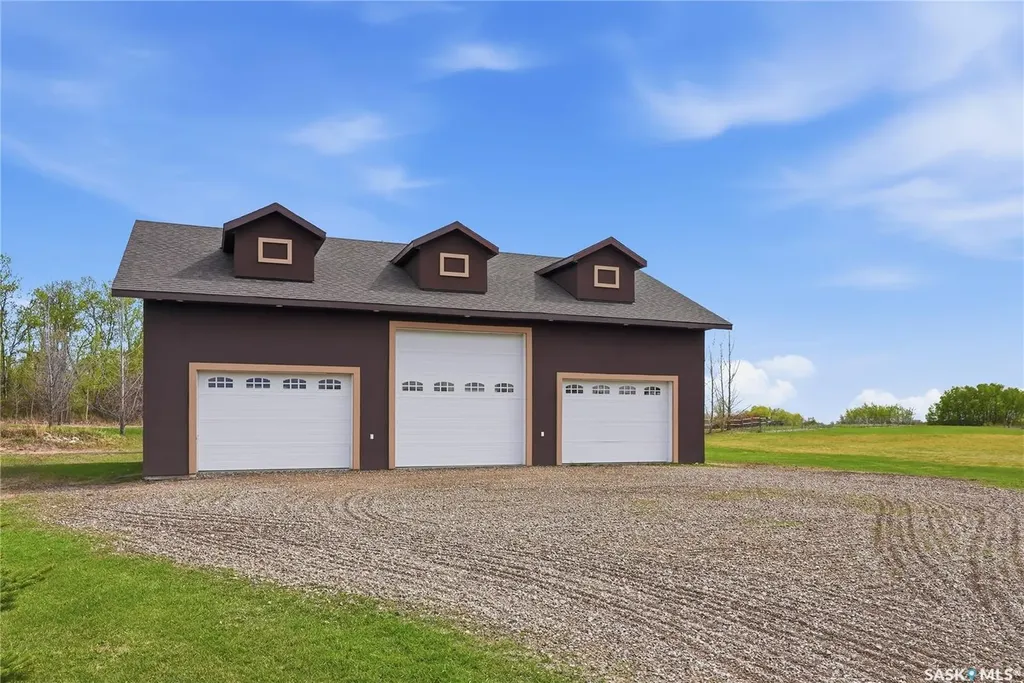11 Country Road Dundurn Rm No. 314 SK S7C 0A7