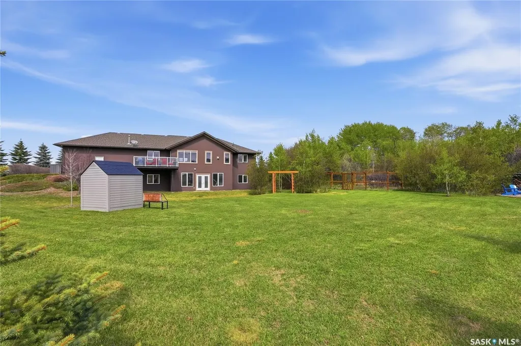 11 Country Road Dundurn Rm No. 314 SK S7C 0A7