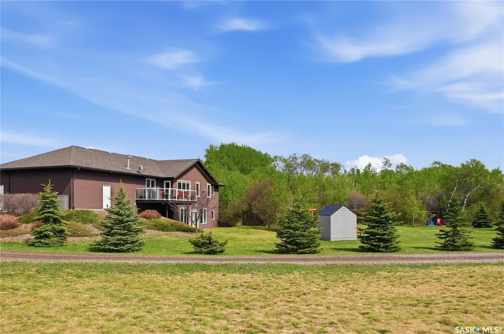 11 Country Road Dundurn Rm No. 314 SK S7C 0A7