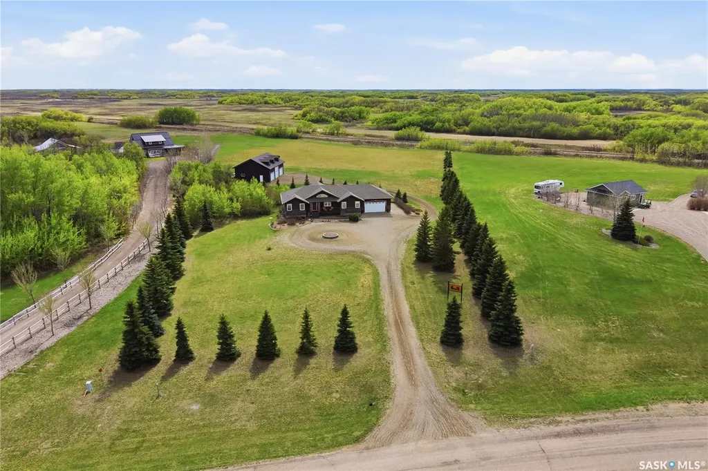 11 Country Road Dundurn Rm No. 314 SK S7C 0A7