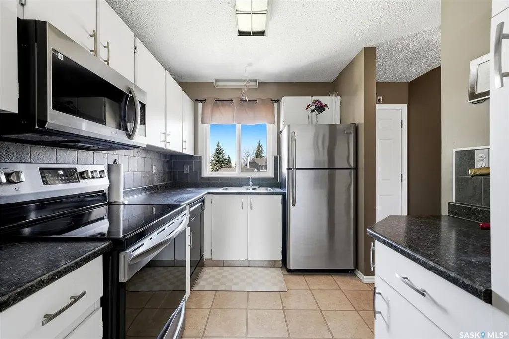 6427 Rochdale Boulevard Regina SK S4X 2Y9