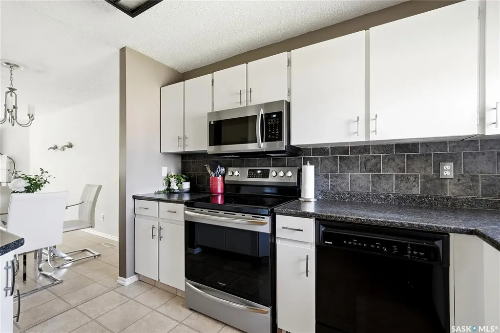 6427 Rochdale Boulevard Regina SK S4X 2Y9