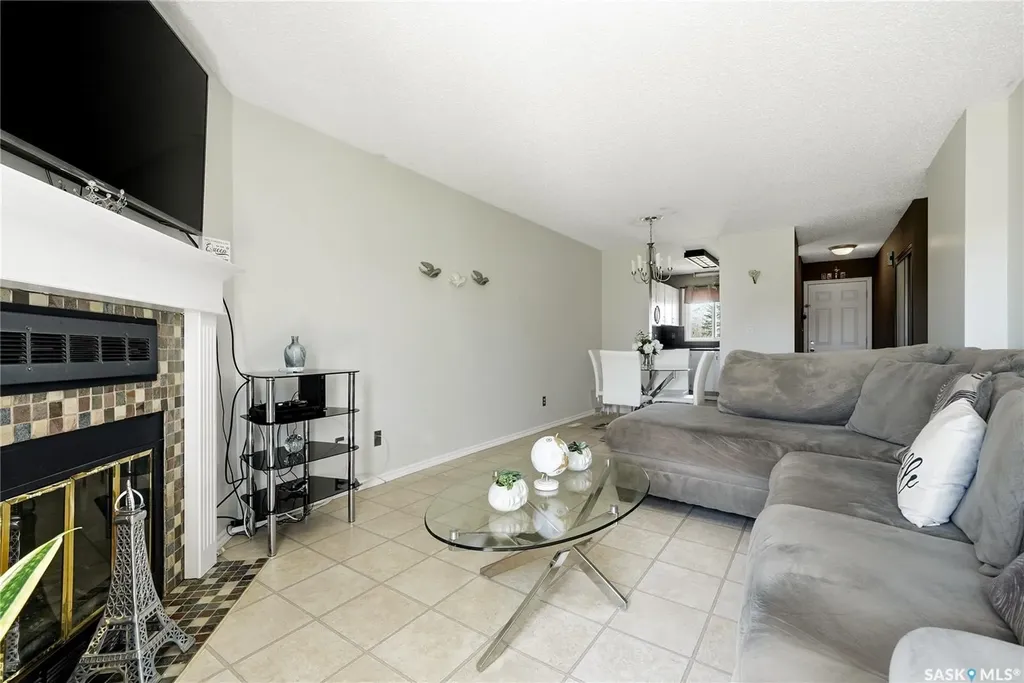6427 Rochdale Boulevard Regina SK S4X 2Y9