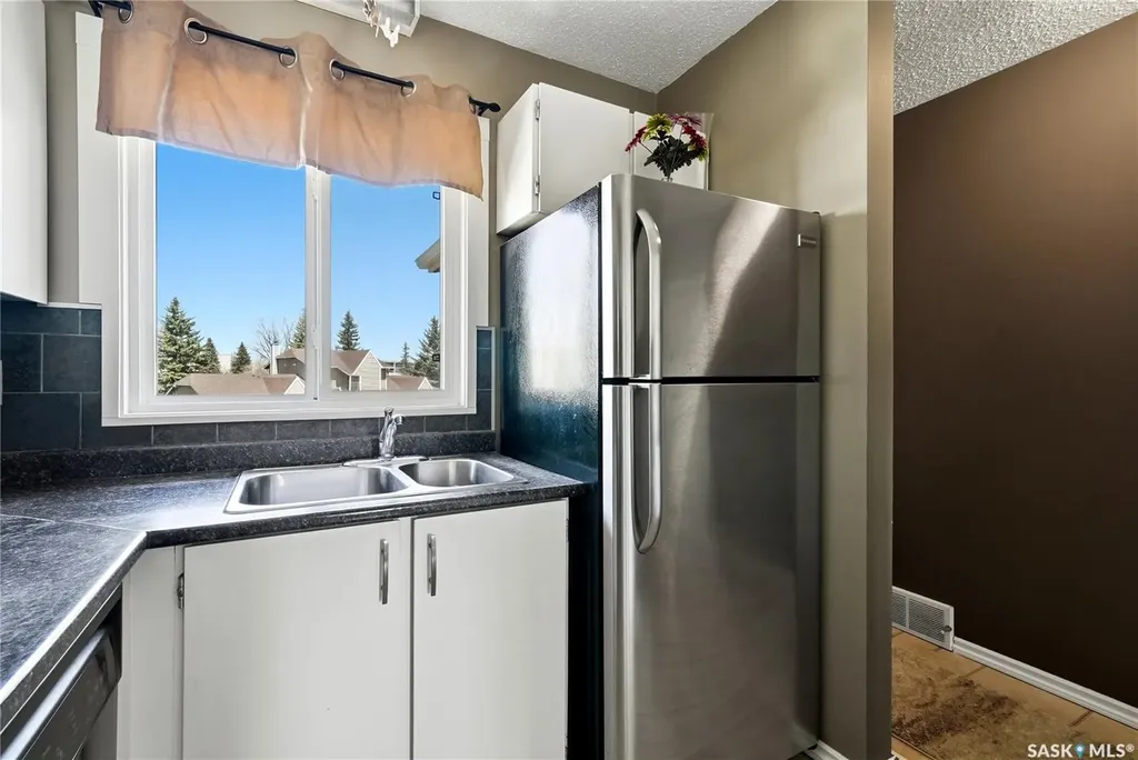 6427 Rochdale Boulevard Regina SK S4X 2Y9