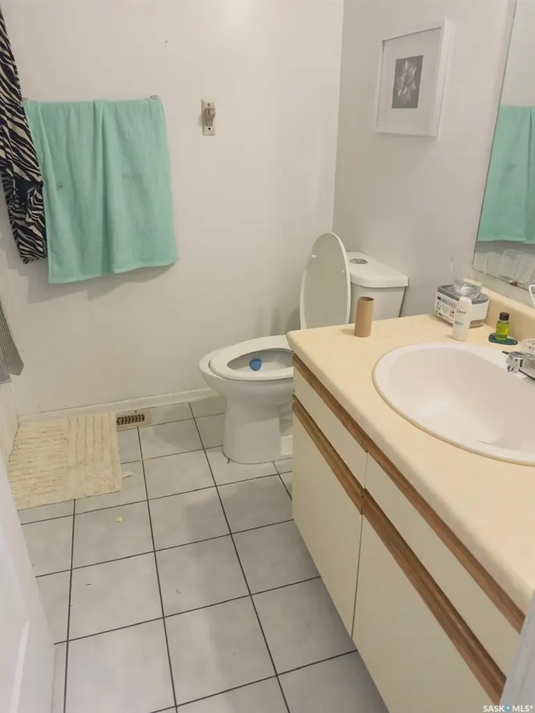 1607 Acadia Drive Saskatoon SK S7H 5K7
