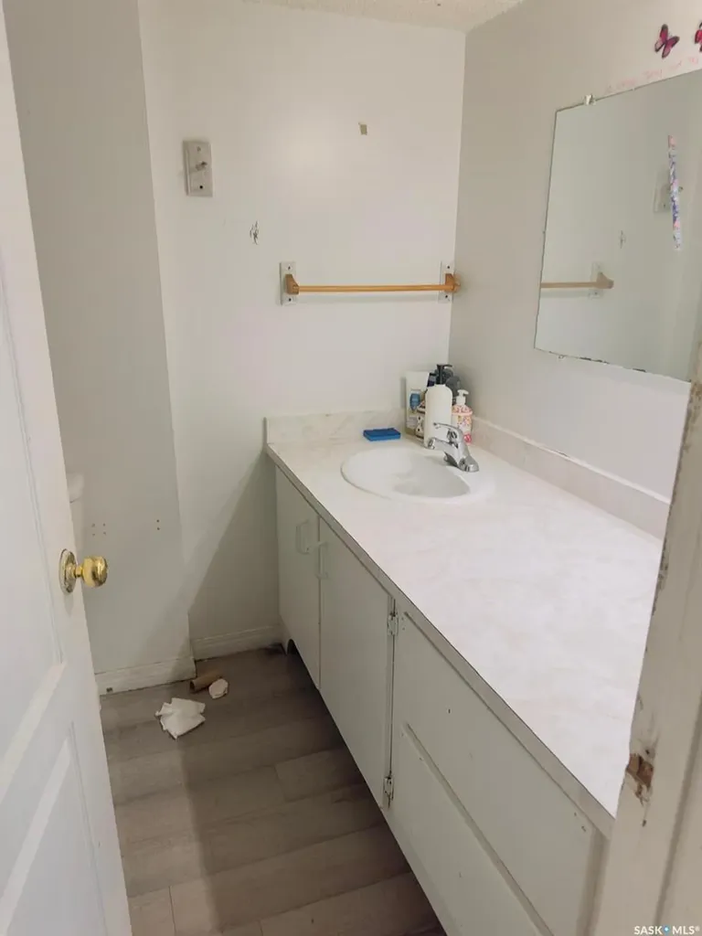 1607 Acadia Drive Saskatoon SK S7H 5K7