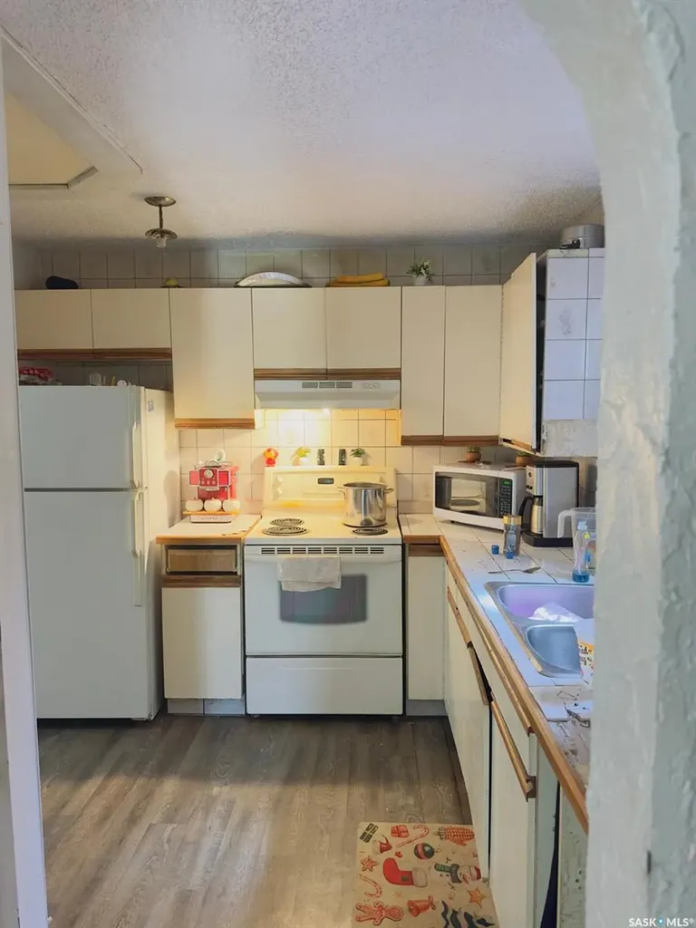 1607 Acadia Drive Saskatoon SK S7H 5K7