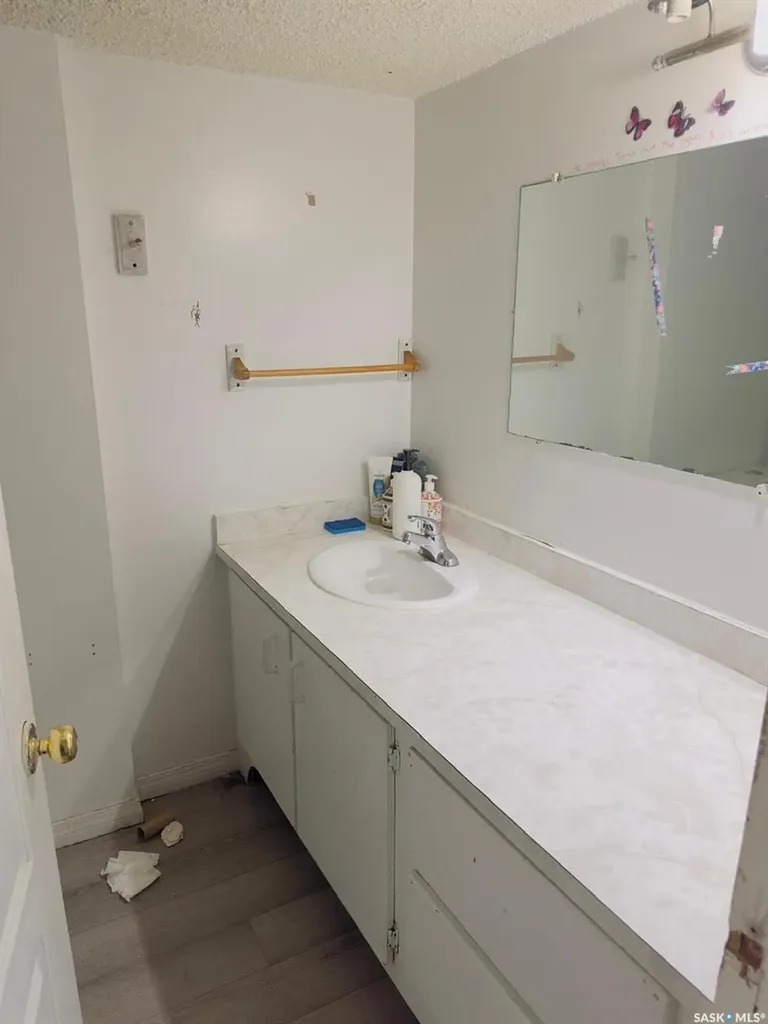 1607 Acadia Drive Saskatoon SK S7H 5K7