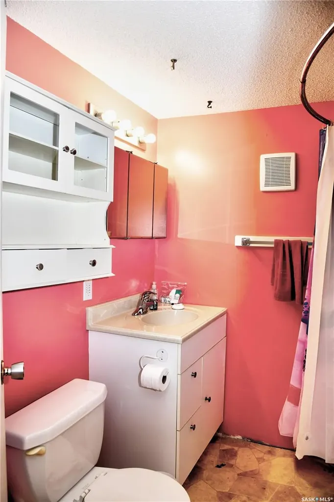 134 Cooper Crescent Saskatoon SK S7M 4L3