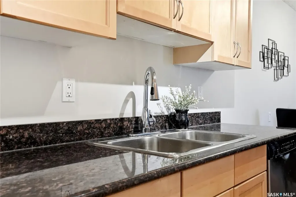 1121 Mckercher Drive Saskatoon SK S7H 5B8