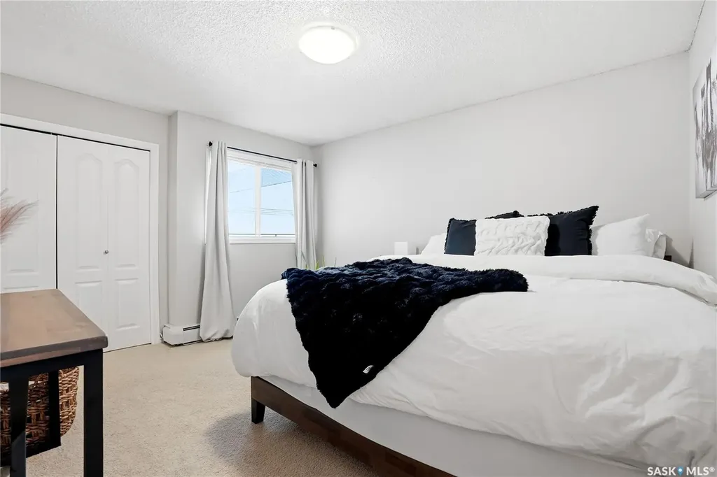 1121 Mckercher Drive Saskatoon SK S7H 5B8
