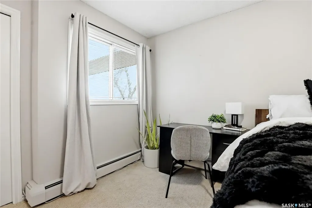 1121 Mckercher Drive Saskatoon SK S7H 5B8