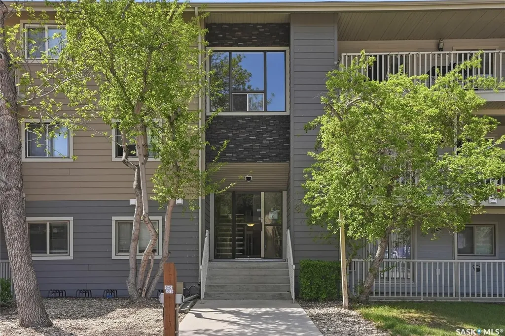 1121 Mckercher Drive Saskatoon SK S7H 5B8